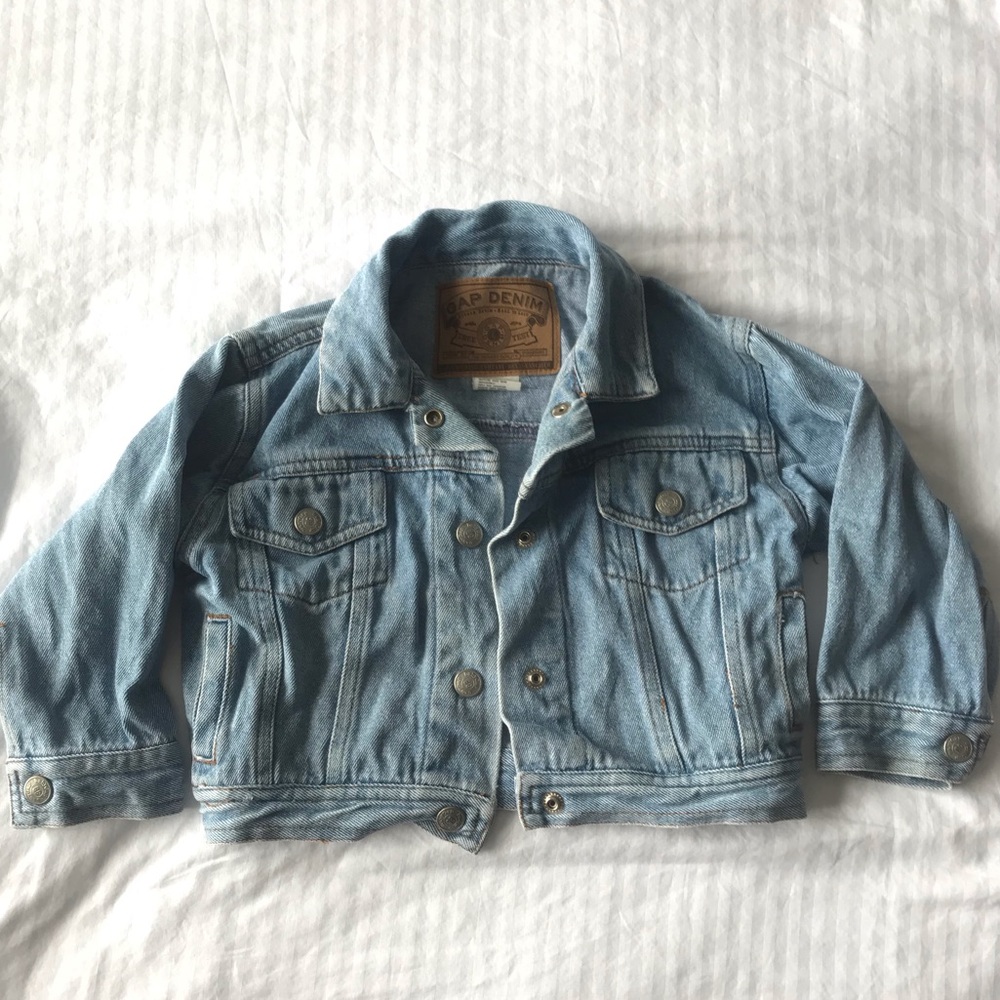 GAP denim TODDLER light Jean/Denim jacket EUC